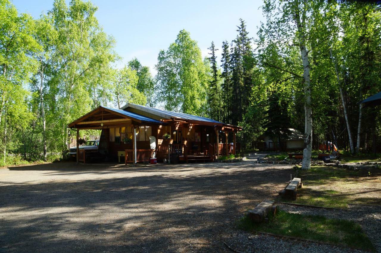 Sven'S Basecamp Hostel Fairbanks Exterior photo
